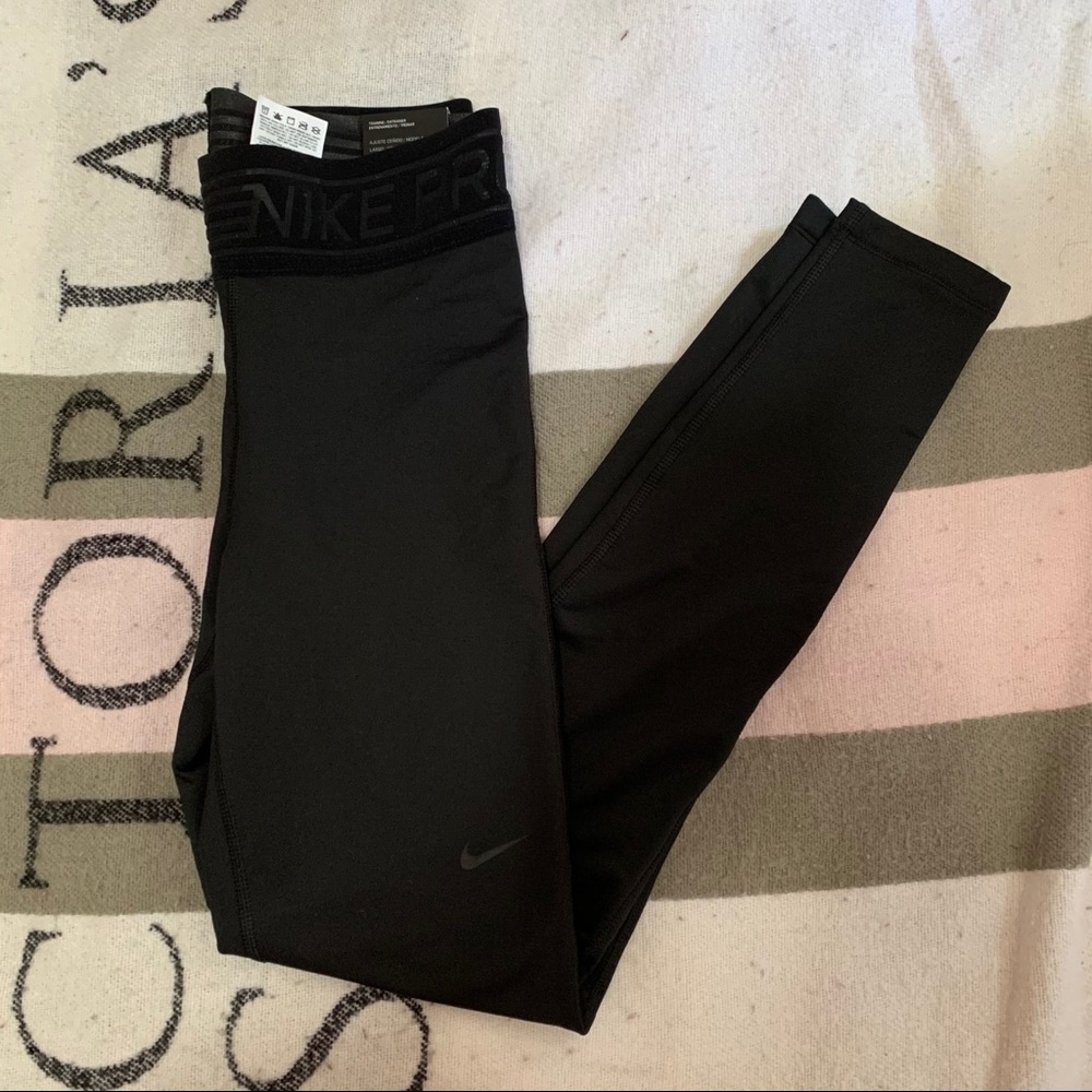 NIKE quick dry leggings